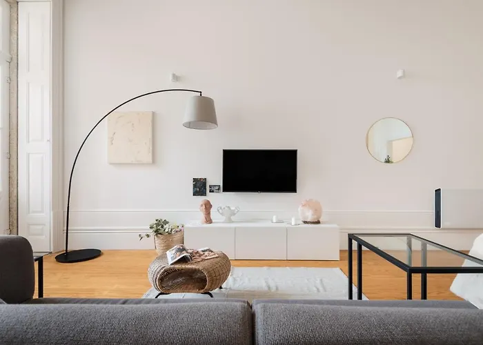 Markes - Lovely 1-bedroom W/ Sunny Backyard アパート