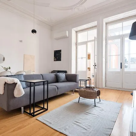 Markes - Lovely 1-bedroom W/ Sunny Backyard