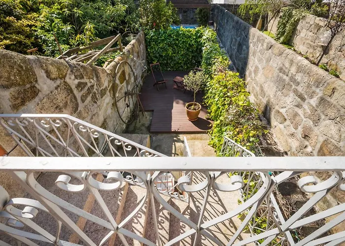 Markes - Lovely 1-bedroom W/ Sunny Backyard * Πόρτο