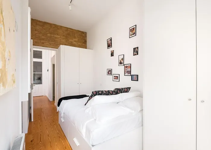 Markes - Lovely 1-bedroom W/ Sunny Backyard Apartment *