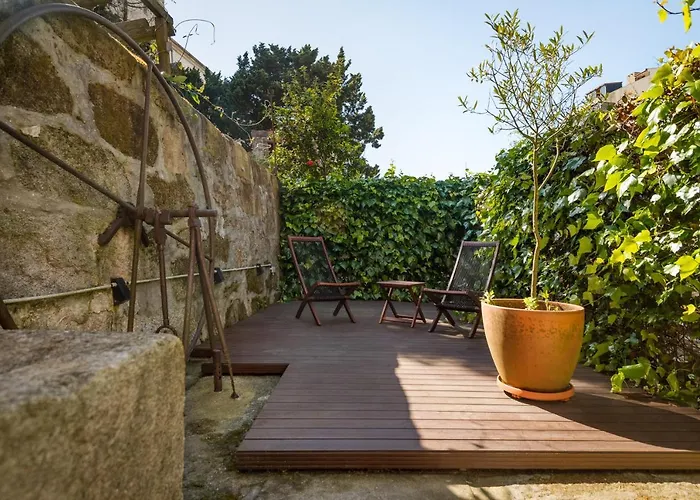 Markes - Lovely 1-bedroom W/ Sunny Backyard Apartment *