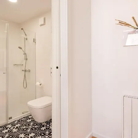 Markes - Lovely 1-bedroom W/ Sunny Backyard