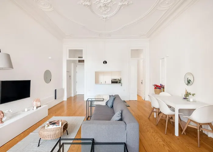 Апартаменты Markes - Lovely 1-bedroom W/ Sunny Backyard Порту