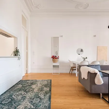 Markes - Lovely 1-bedroom W/ Sunny Backyard 公寓 波尔图